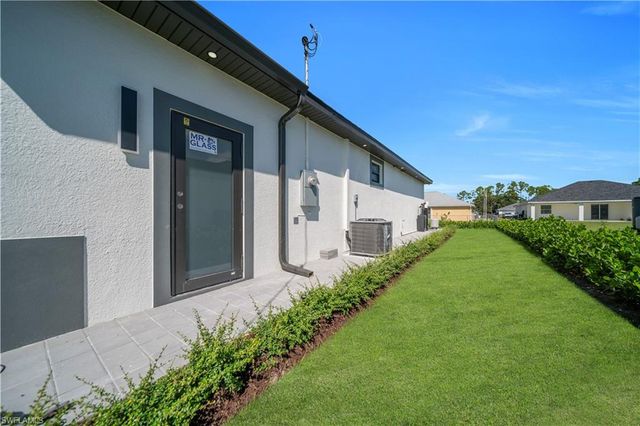 3210 29th ST W, Lehigh Acres, FL 33971