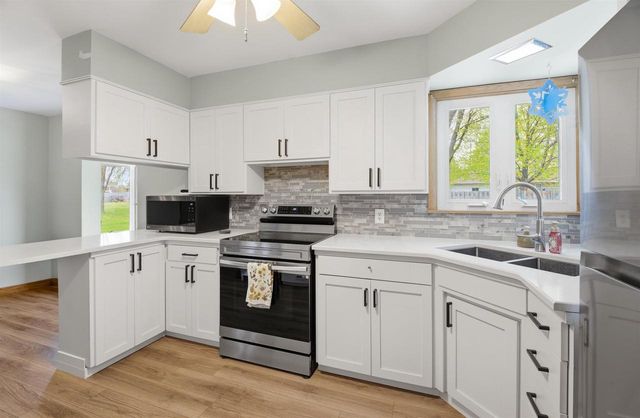 920 LONDON STREET, Menasha, WI 54952