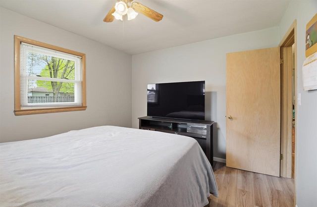 920 LONDON STREET, Menasha, WI 54952