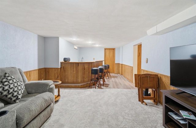 920 LONDON STREET, Menasha, WI 54952