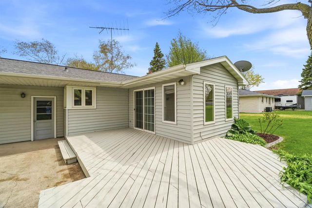 920 LONDON STREET, Menasha, WI 54952