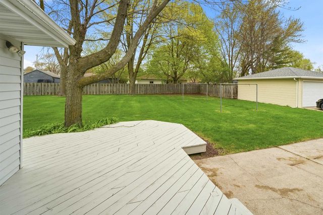 920 LONDON STREET, Menasha, WI 54952