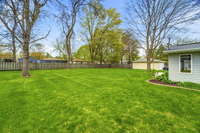 920 LONDON STREET, Menasha, WI 54952