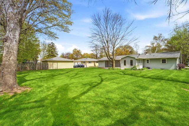 920 LONDON STREET, Menasha, WI 54952
