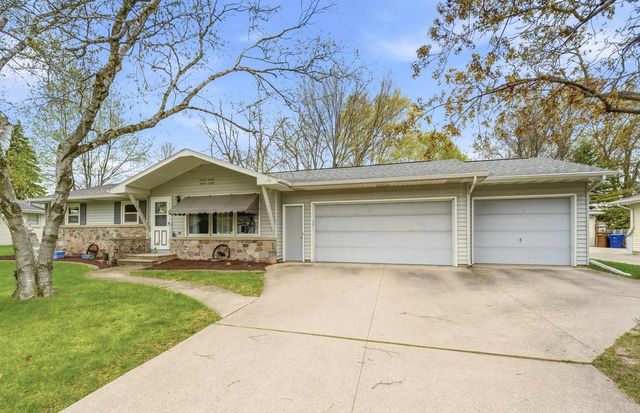 920 LONDON STREET, Menasha, WI 54952