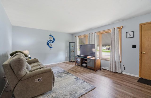 920 LONDON STREET, Menasha, WI 54952