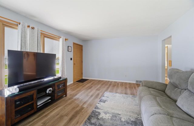 920 LONDON STREET, Menasha, WI 54952