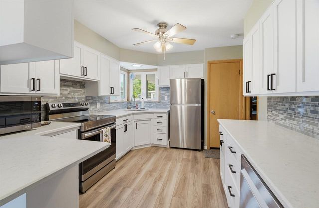 920 LONDON STREET, Menasha, WI 54952