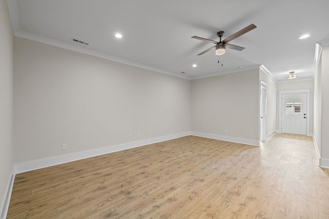 2058 Grace Johns Cir, Murfreesboro, TN 37128