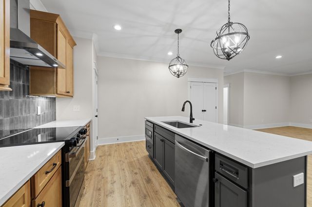 2058 Grace Johns Cir, Murfreesboro, TN 37128