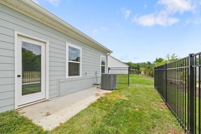 2058 Grace Johns Cir, Murfreesboro, TN 37128