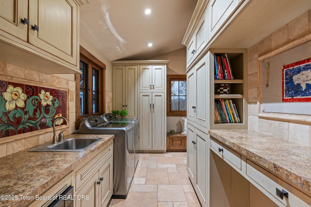 2815 N BLACK SHEEP FARM Road, Alta, WY 83414 photo 23