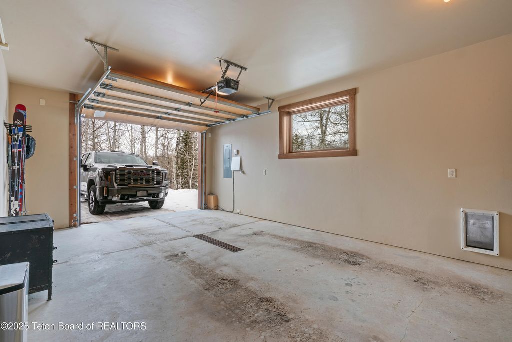 2815 N BLACK SHEEP FARM Road, Alta, WY 83414 photo 29