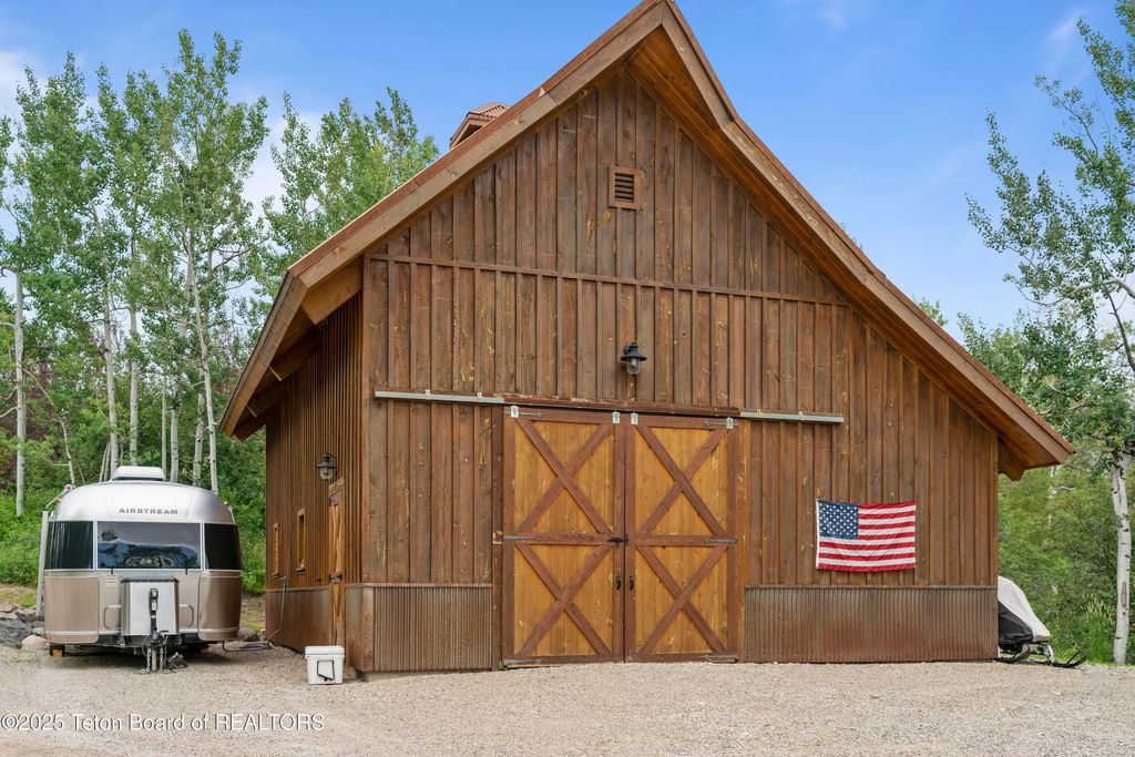 2815 N BLACK SHEEP FARM Road, Alta, WY 83414 photo 45