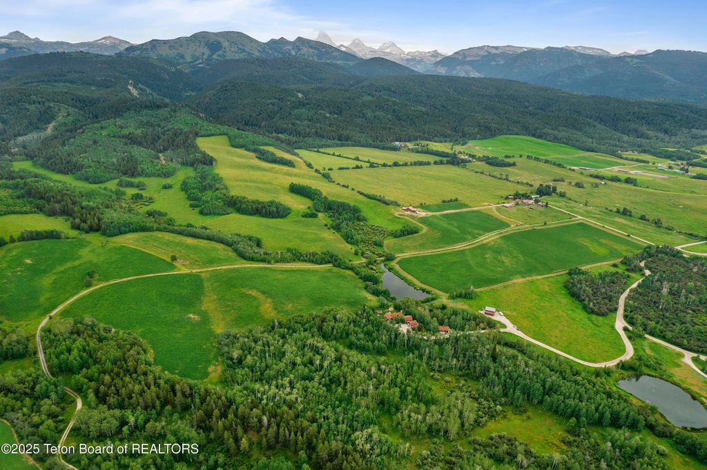 2815 N BLACK SHEEP FARM Road, Alta, WY 83414 photo 55