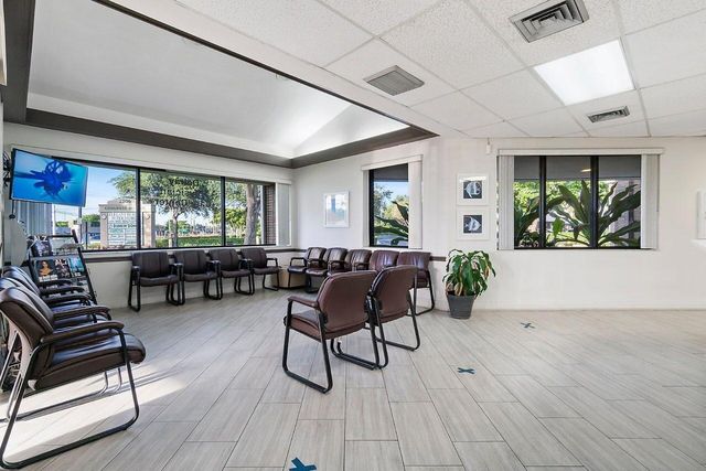 2280 W Atlantic Avenue, Delray Beach, FL 33445