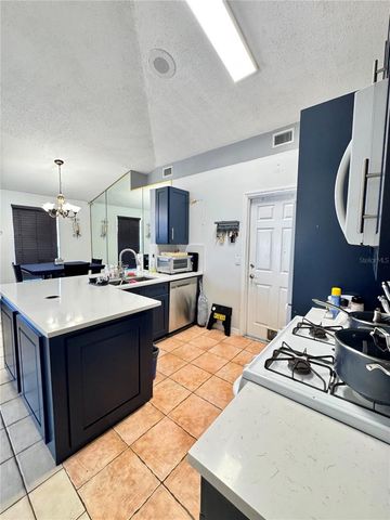 6904 LONG NEEDLE COURT, Orlando, FL 32822