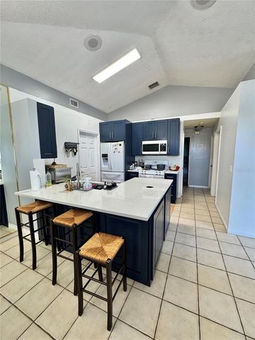 6904 LONG NEEDLE COURT, Orlando, FL 32822