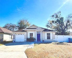 6904 LONG NEEDLE COURT, Orlando, FL 32822