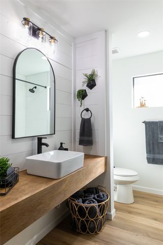 6808 Briar Road, Azle, TX 76020