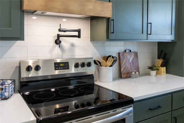 6808 Briar Road, Azle, TX 76020