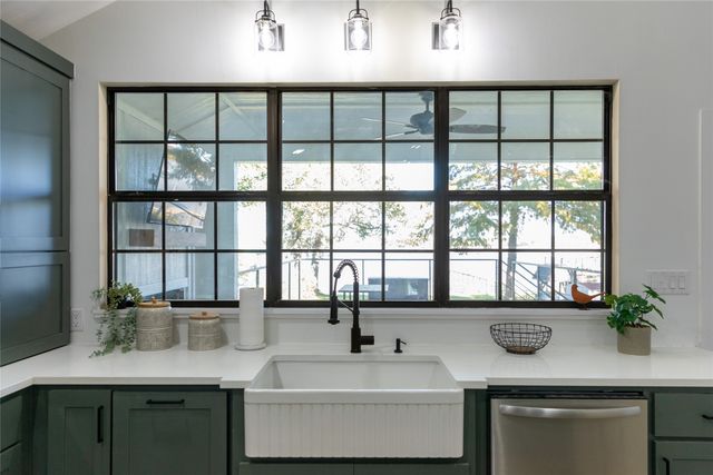 6808 Briar Road, Azle, TX 76020