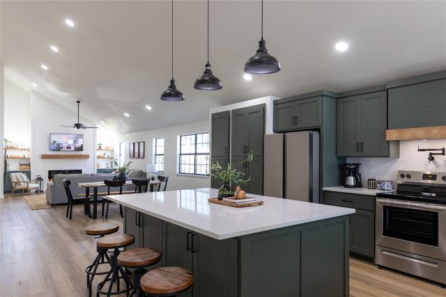 6808 Briar Road, Azle, TX 76020