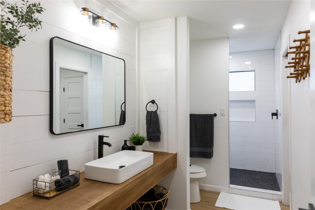 6808 Briar Road, Azle, TX 76020