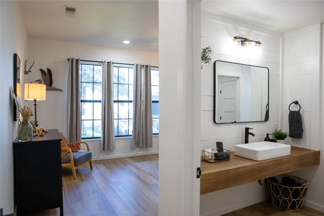 6808 Briar Road, Azle, TX 76020