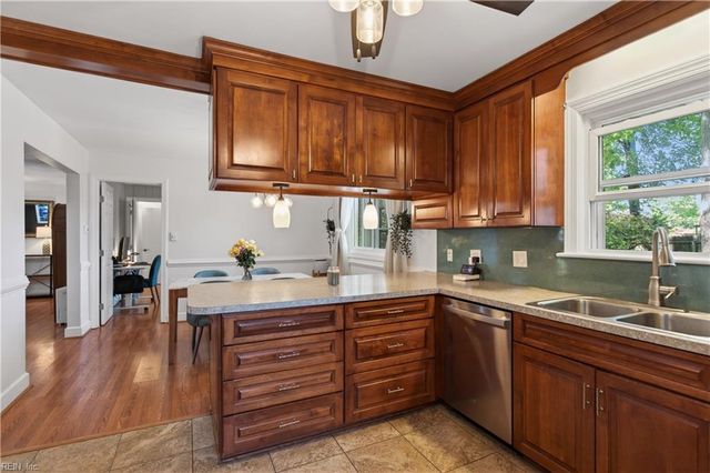 403 Mayflower RD, Portsmouth, VA 23703