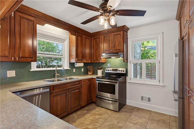 403 Mayflower RD, Portsmouth, VA 23703