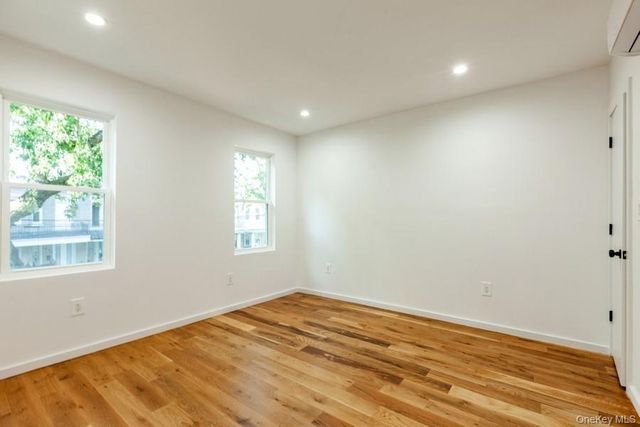 10418 89th Avenue, Richmond Hill, NY 11418