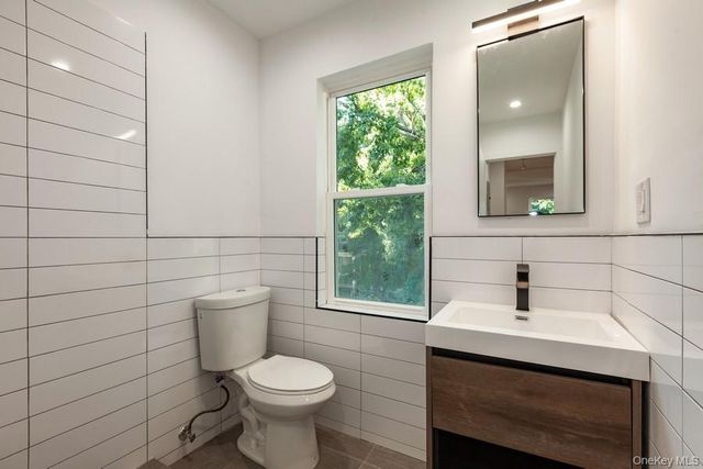 10418 89th Avenue, Richmond Hill, NY 11418