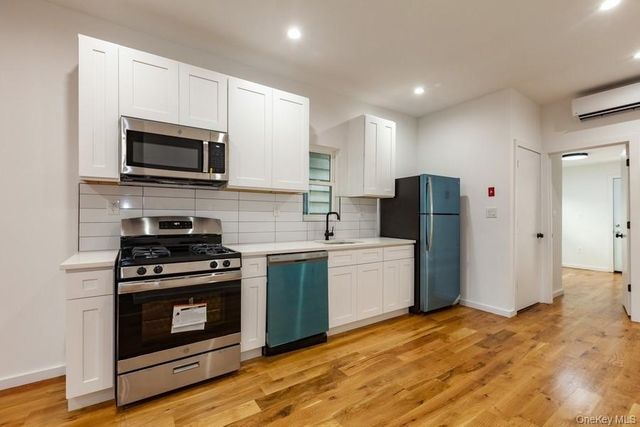 10418 89th Avenue, Richmond Hill, NY 11418