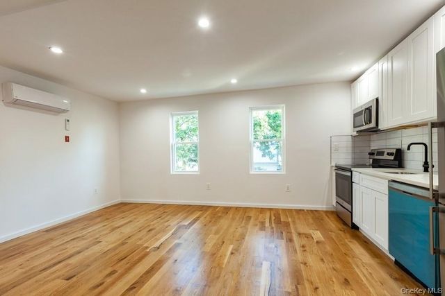 10418 89th Avenue, Richmond Hill, NY 11418