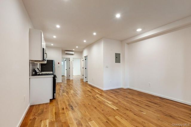10418 89th Avenue, Richmond Hill, NY 11418