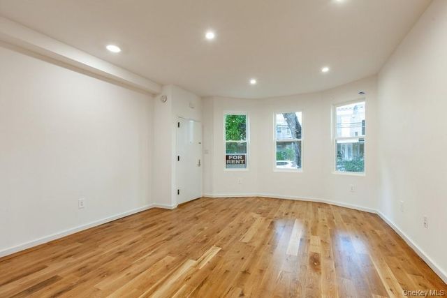10418 89th Avenue, Richmond Hill, NY 11418