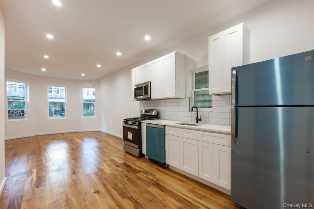 10418 89th Avenue, Richmond Hill, NY 11418 — photo 5