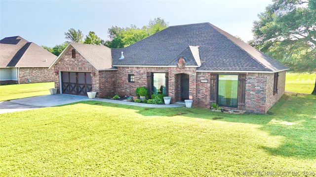 2102 N Peaceful Lane, Stigler, OK 74462