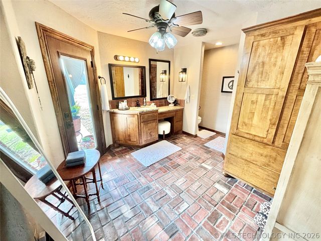 2102 N Peaceful Lane, Stigler, OK 74462