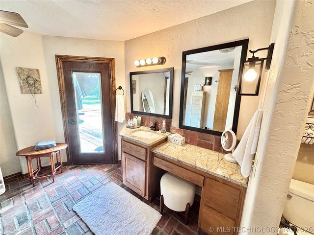 2102 N Peaceful Lane, Stigler, OK 74462