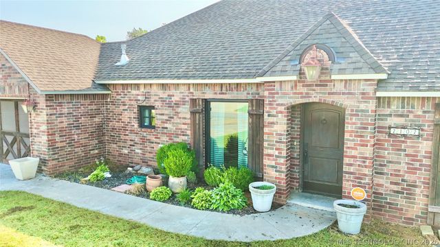 2102 N Peaceful Lane, Stigler, OK 74462