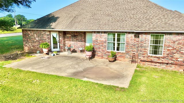 2102 N Peaceful Lane, Stigler, OK 74462