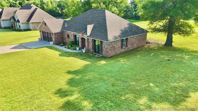2102 N Peaceful Lane, Stigler, OK 74462