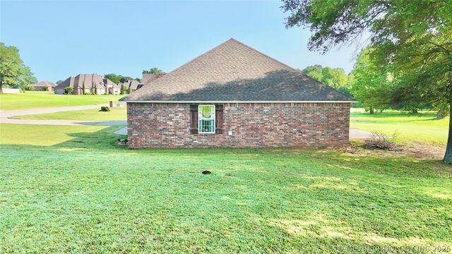 2102 N Peaceful Lane, Stigler, OK 74462