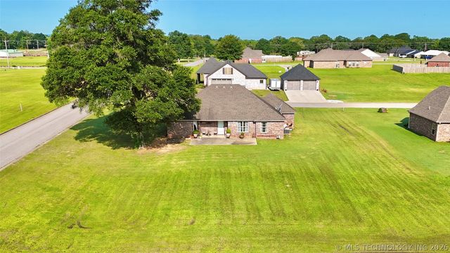 2102 N Peaceful Lane, Stigler, OK 74462
