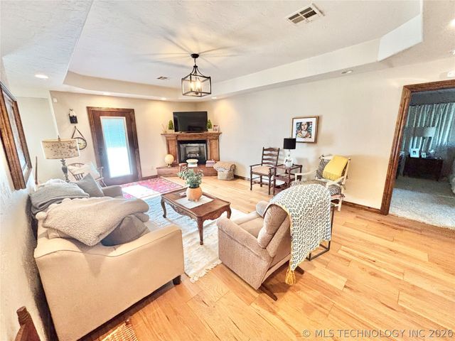 2102 N Peaceful Lane, Stigler, OK 74462