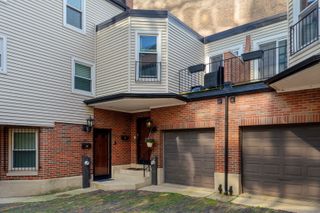 492 W Belmont Avenue, Chicago, IL 60657