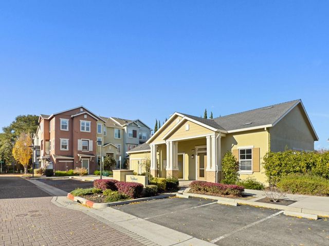 171 Cameron Drive, Mountain View, CA 94043