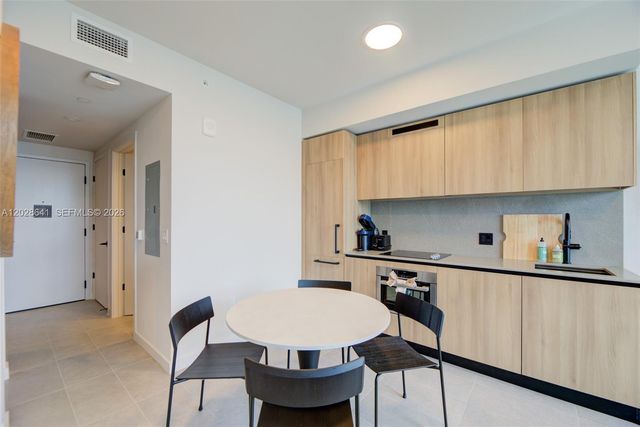 121 NE 5th St 3103, Miami, FL 33132